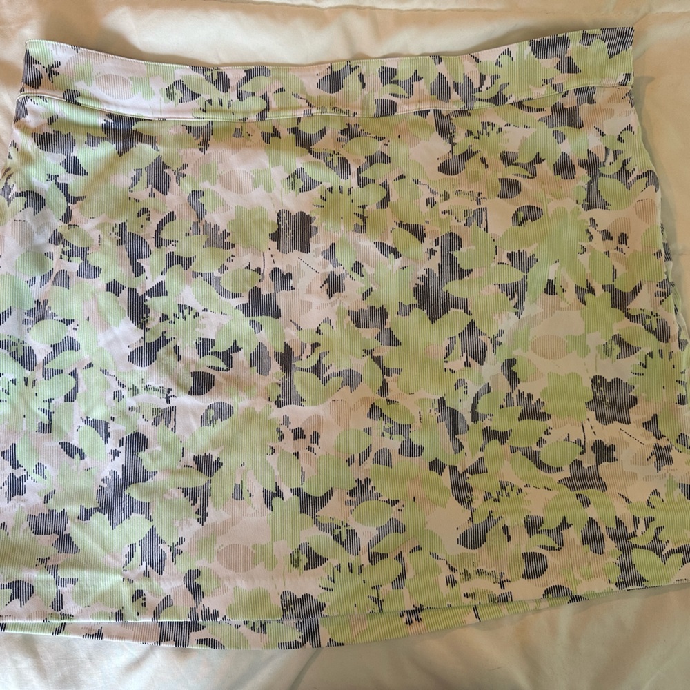 Pink/green patterned Izod Golf size 18 skort